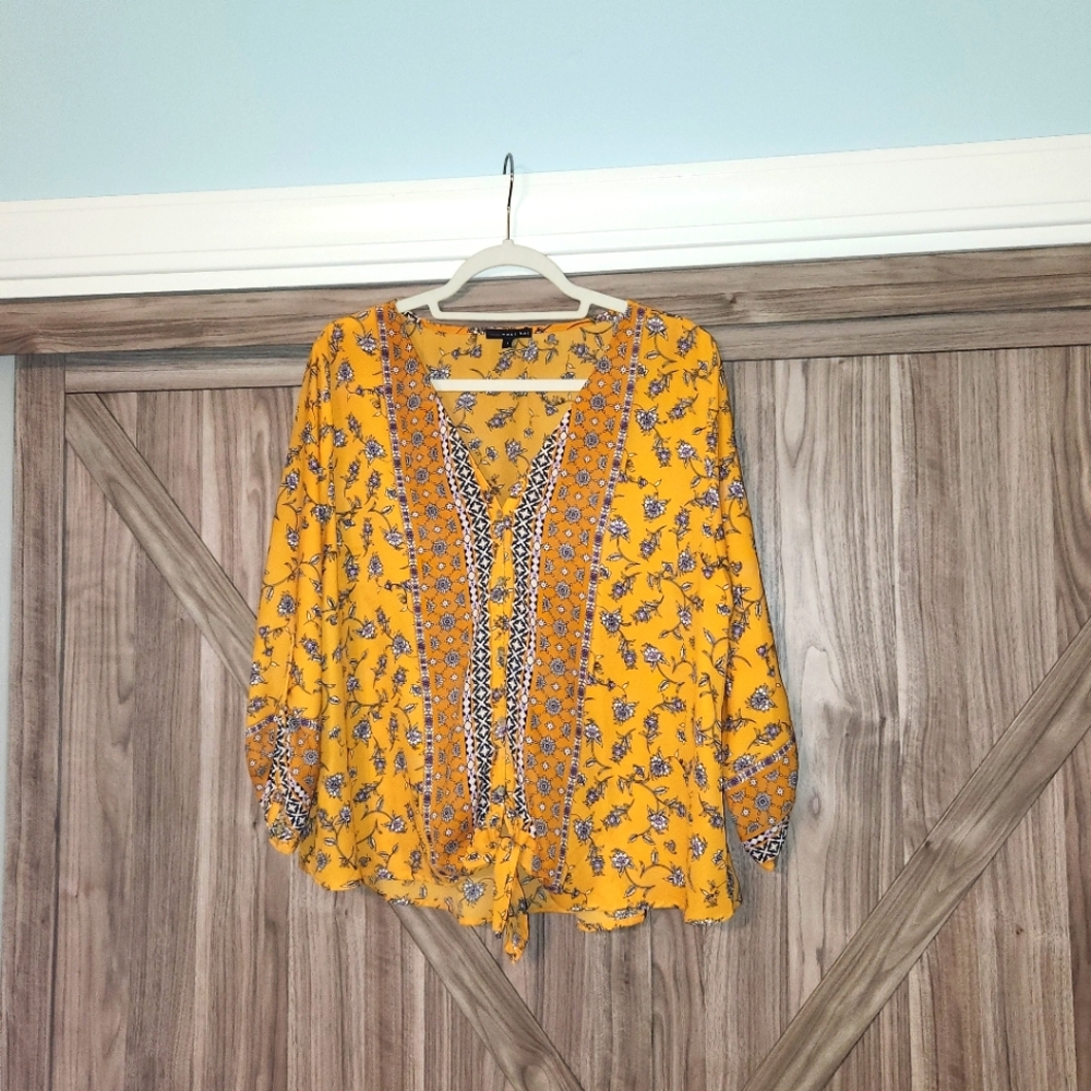 Size Large West Kei Tie Front Blouse